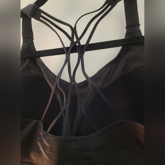 NWT Victoria's Secret VSX Lightweight Sport Bra - Picture 5 of 11